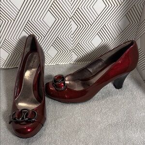 Solesensibility Heels size 8‎ wide heel metal accents special occasion red heels